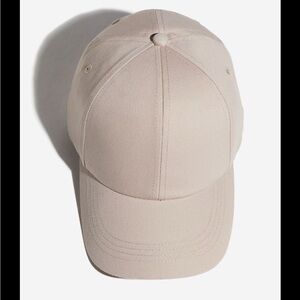 Beige H&M cap